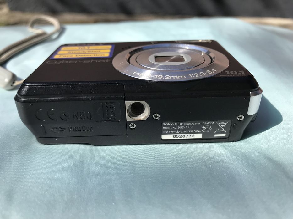 Фотоапарат цифровий Sony Cyber-Shot DSC-S930 Black чорний