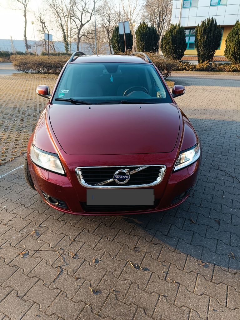 Volvo v50 2.0 2009, stan b. dobry, 320tys.