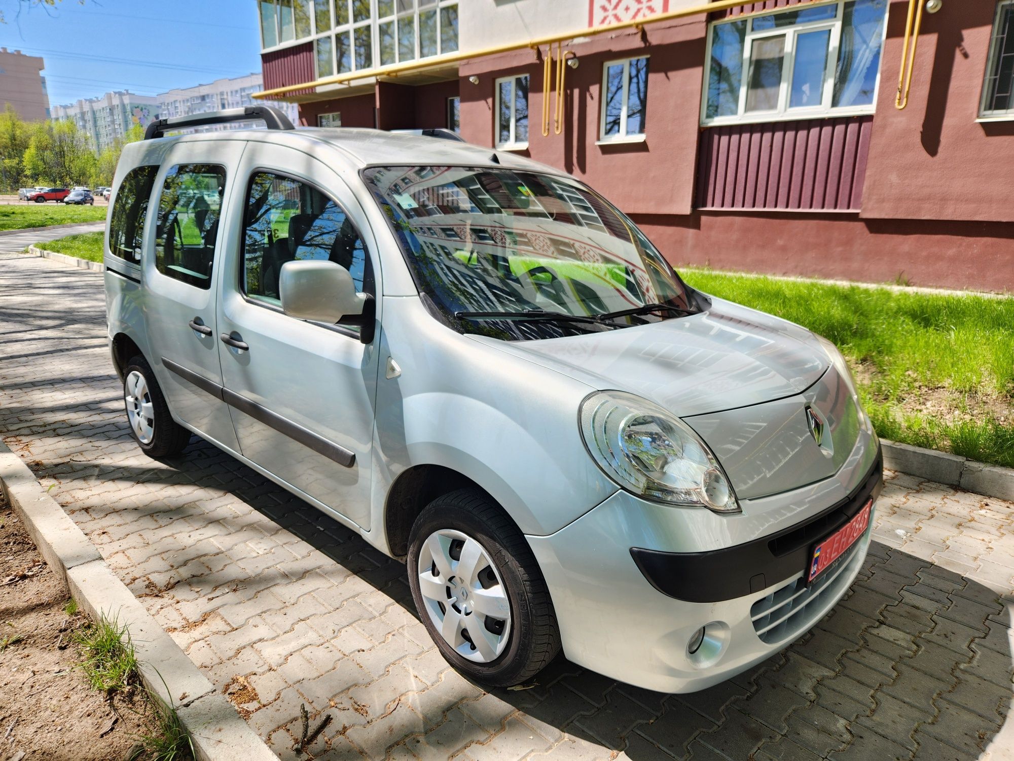 Рено кенго Renault Kangoo 1.6 бензин 109к.с. гарна комплектація