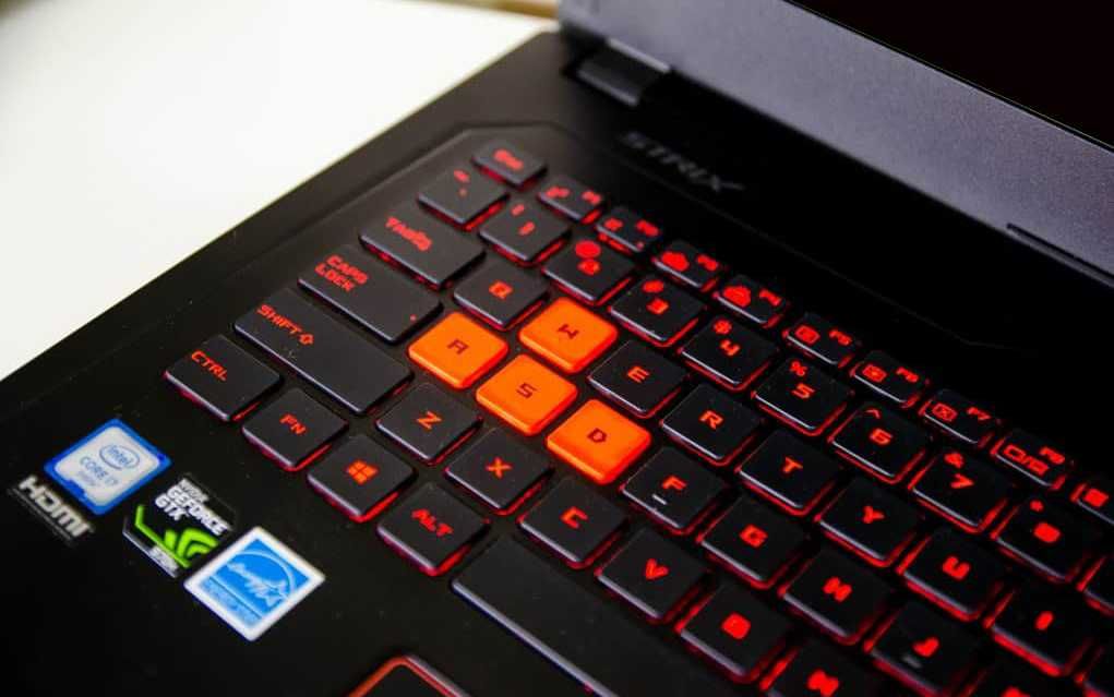 Asus ROG Strix Gaming - i7 GTX IPS 16GB SSD256GB+500GB