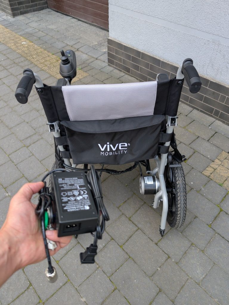 Інвалідний візок VIVE HEALHT compact power (series S)