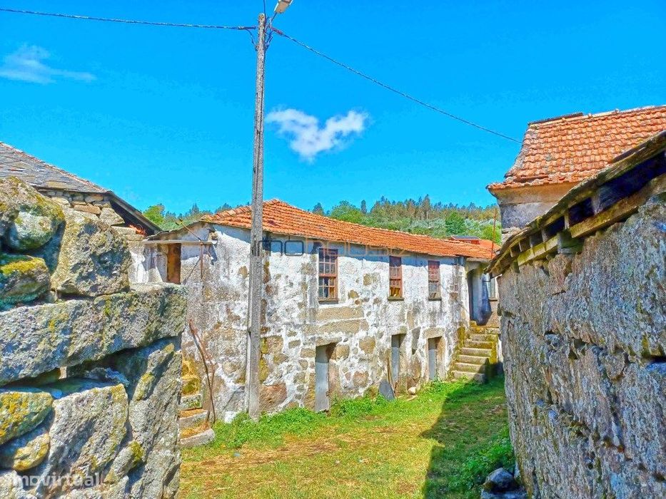 Casa de Aldeia - Terreno Plano