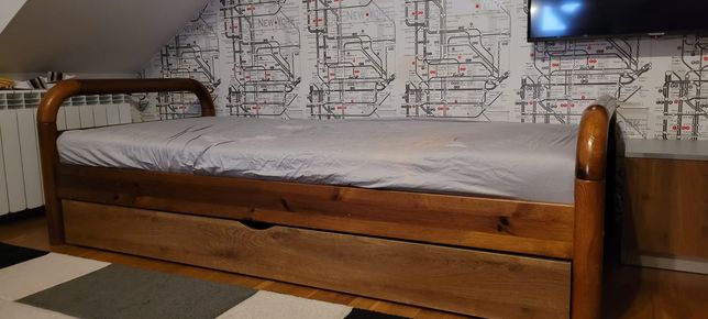 Łóżko drewniane 90x200, materac, skrzynia