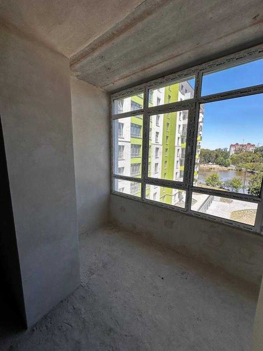 Продається 2-кімнатна квартира в ЖК "Міленіум" з виглядом на озеро!