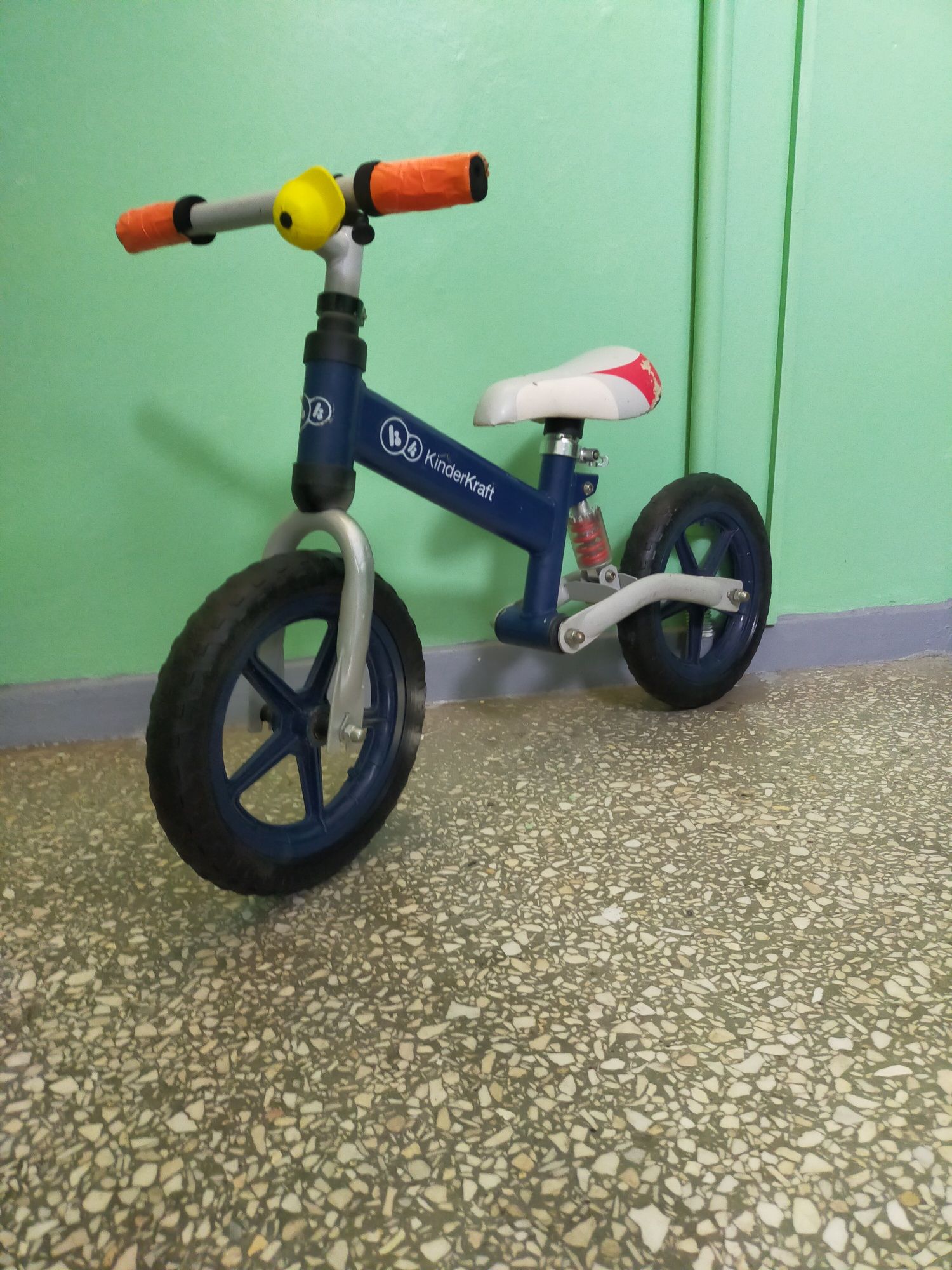 Rowerek biegowy Kinderkraft z amortyzatorem