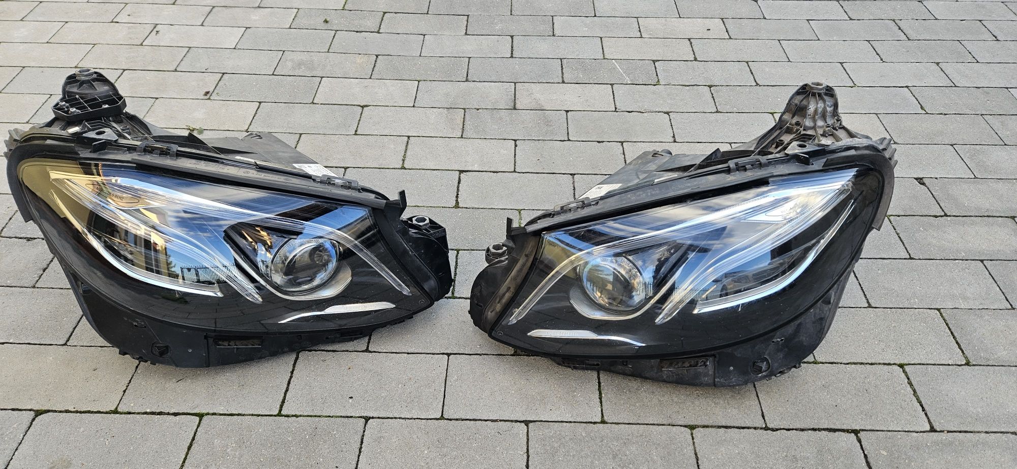 Sprzedam lampy Mercedes w213 Ful led