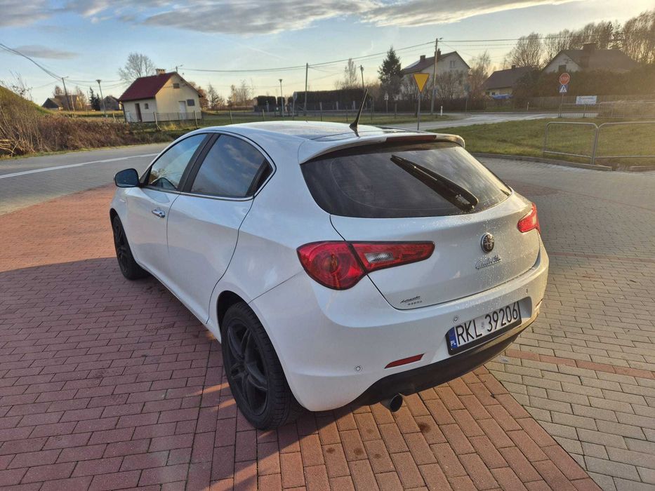 Alfa Romeo Giulietta 1.6,  2011, zadbana, bogate wyposażenie.