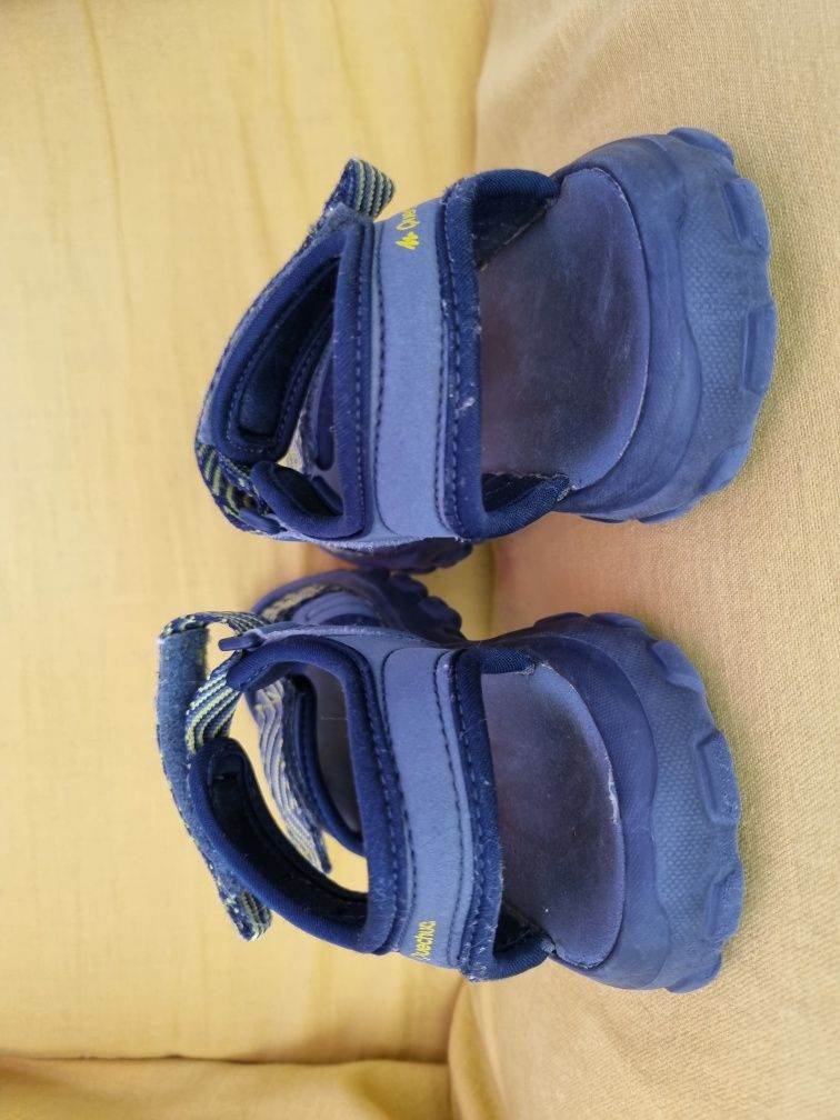 Sandálias azuis da Quechua 32/33