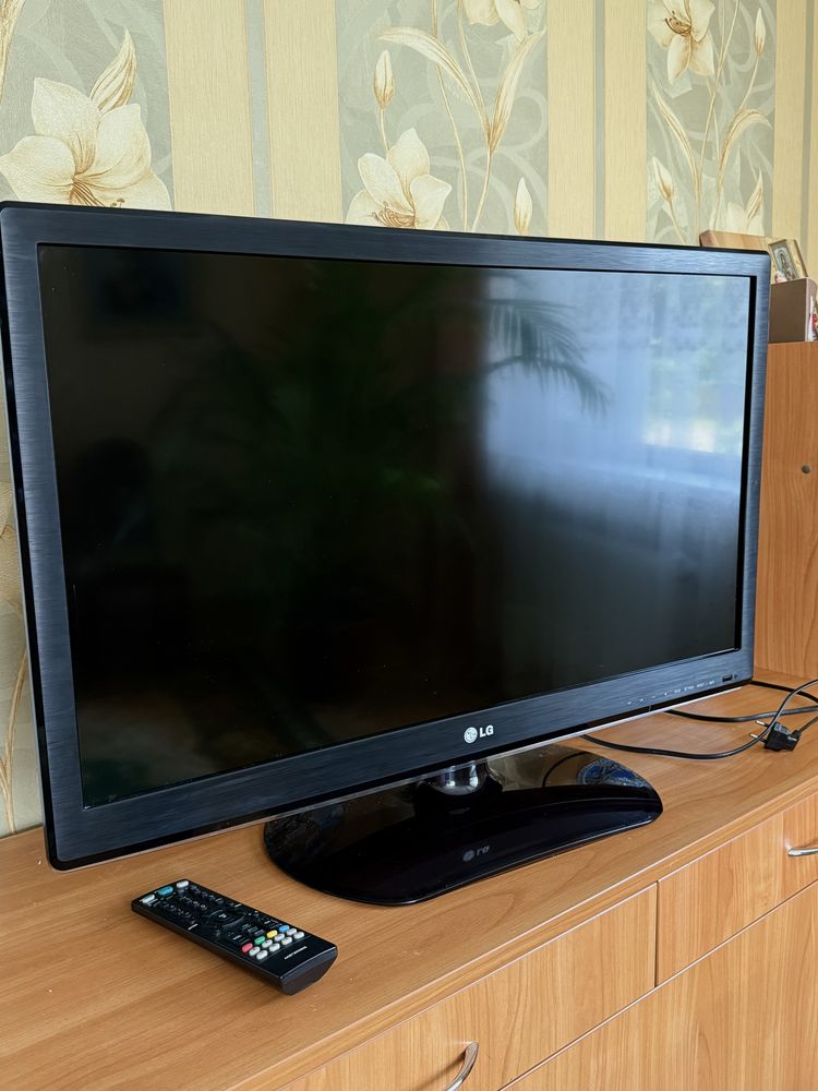 Телевізор LG 32LS350T