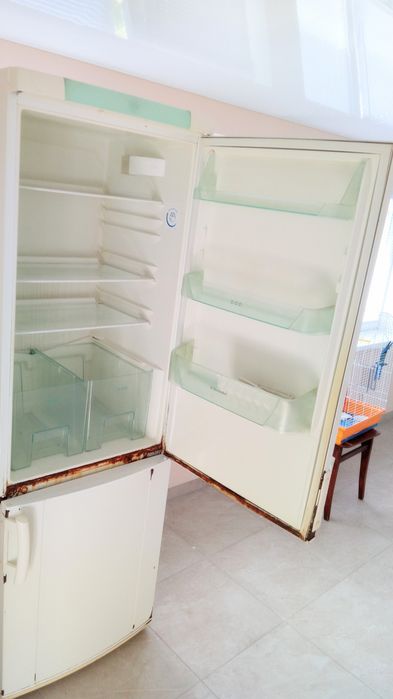 Холодильник Electrolux робочий двокамерний