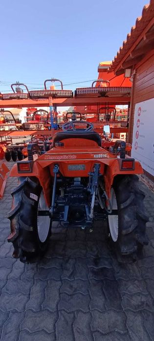 Campanha de Natal: Trator Kubota Bulltra B1-15 + 4 alfaias POUPE 1250€