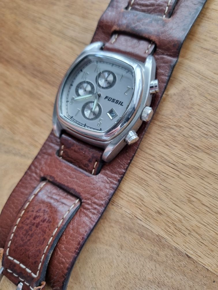 Часы хронограф наручные Fossil