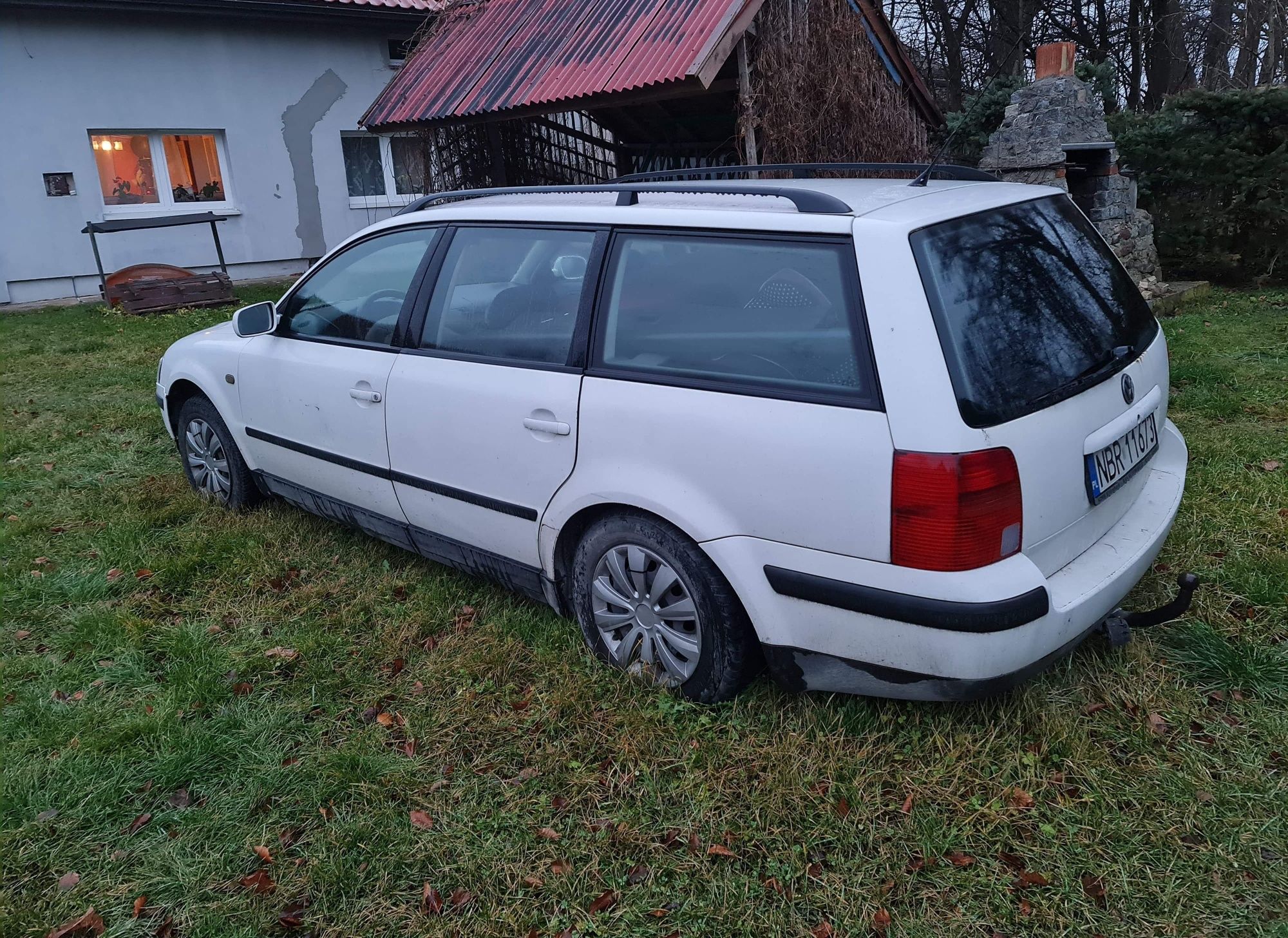 VW Passat b5 1.9 tdi 90km AHU skrzynia DHL kolor Lb9a maska drzwi