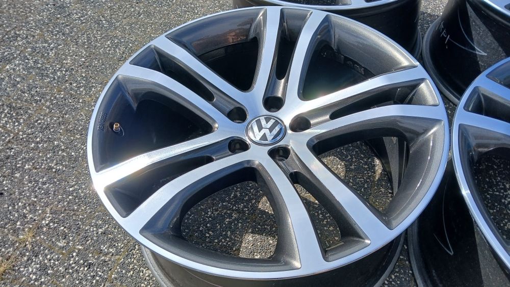 19" VW Tiguan R-line 5x112  9j et33  5N0 oryginal / Passat  Super Stan