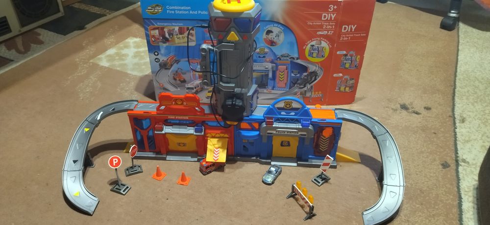 Ігровий набір Qunxing Toys Паркінг Пожежна та поліцейська служби