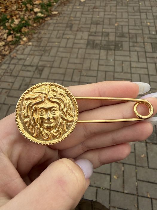 Брошка бронзова VERSACE