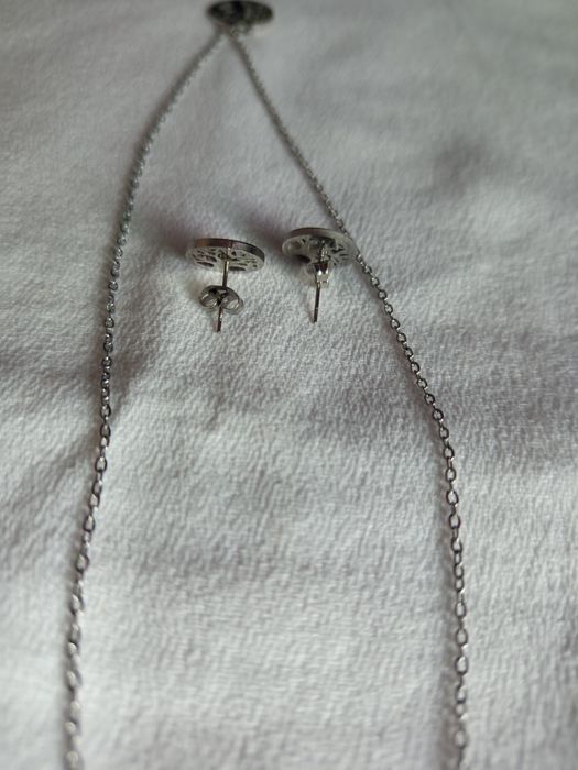 Fio e Pendente+ Brincos - Novos