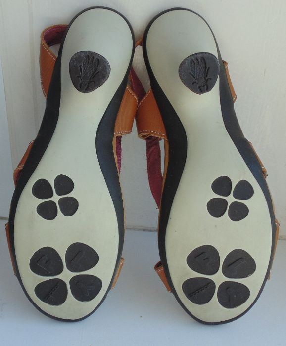 Продам сандали босоножки FLY LONDON 38 размера (25см) Оригинал