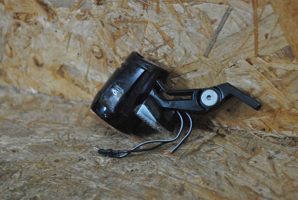 Lampa Rowerowa AXA BLUELINE 30 STEADY AUTO Czujnik Zmierzchu 2