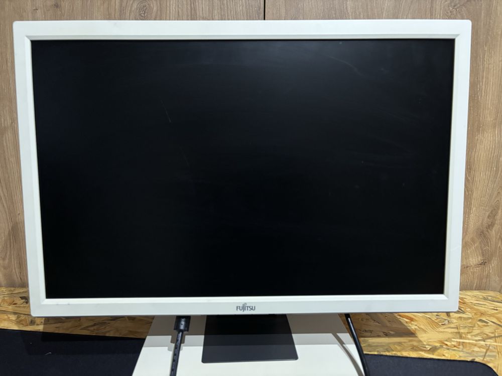 Monitor fujitsu dzialajacy