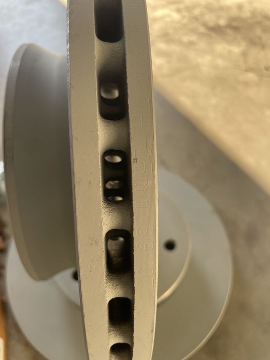 Комплект гальма перед колодки тормозні диски датчики w906w907 Sprinter