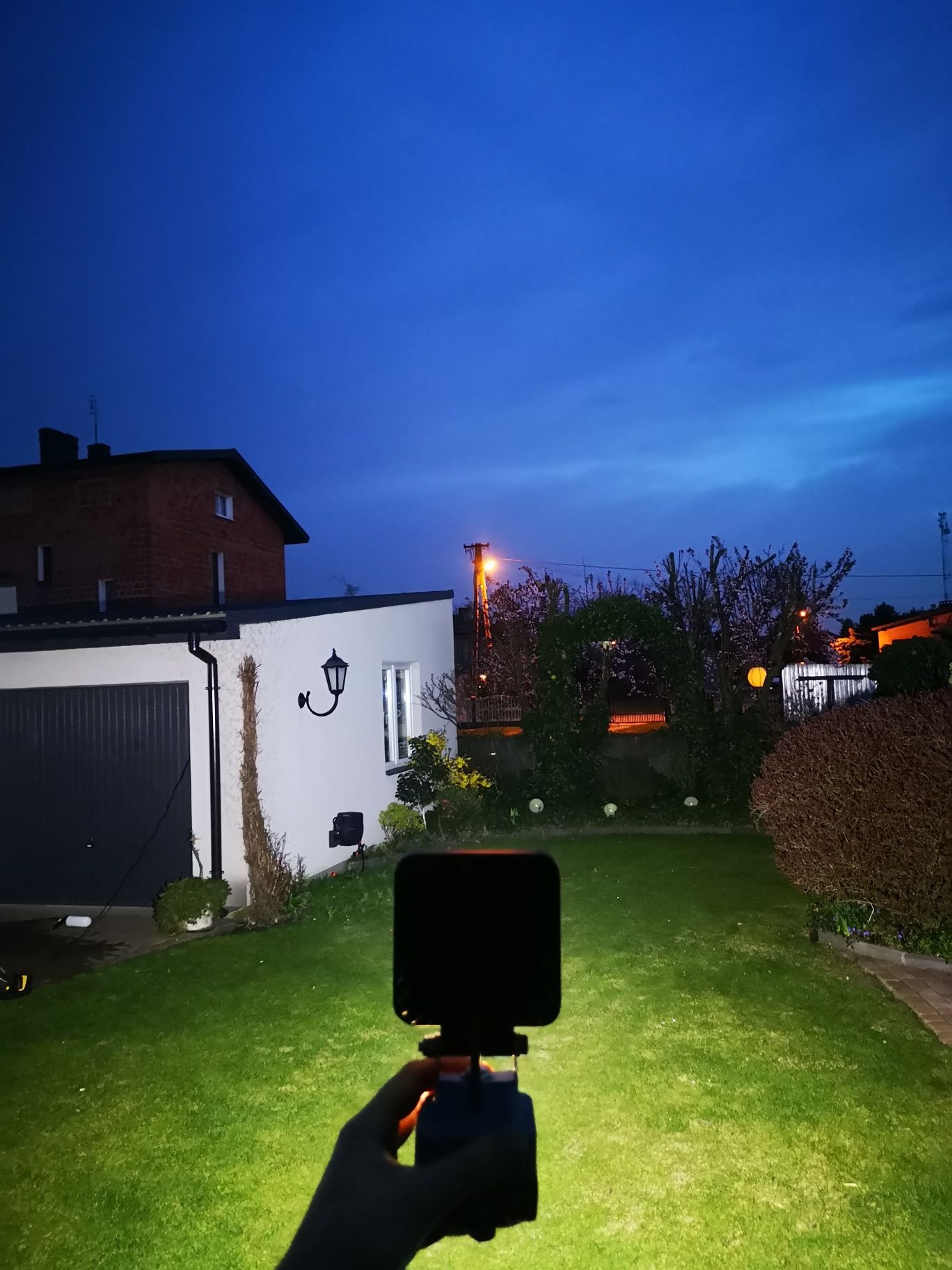 Milwaukee M18 Lampa led z adapterem do akumulatorów