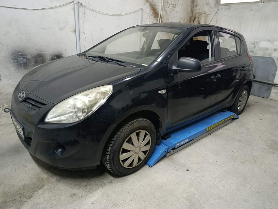 Hyundai i20 1.2 Benzyna_2010r_5 Drzwi_Klimatyzacja_Uszkodzony silnik