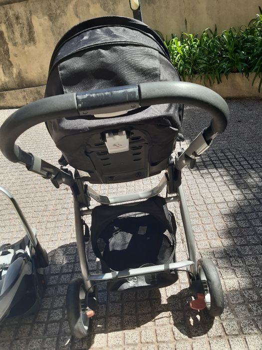 Carro de bebé e cadeira auto