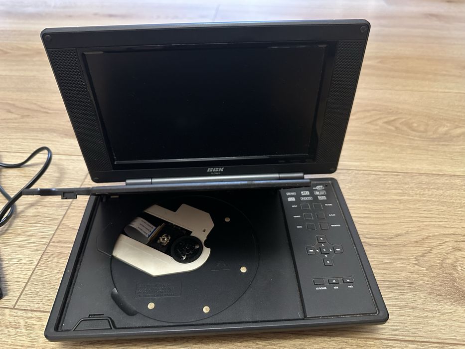 Двд- проигрыватель в отличном состоянии