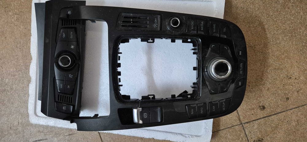 Radio com ecrã  Audi A4 B8