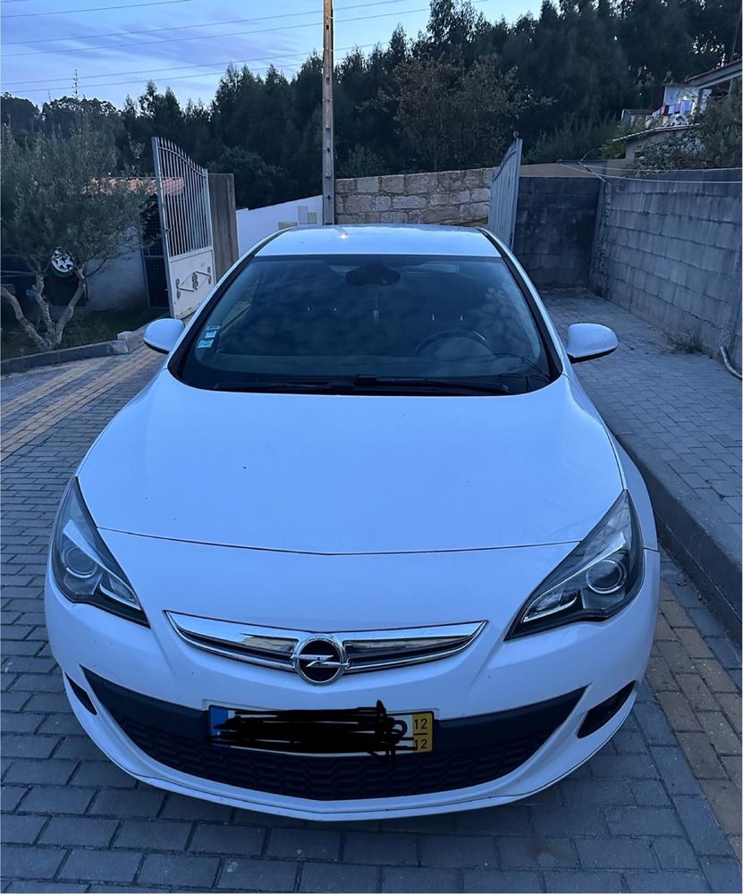 Opel Astra GTC 2012