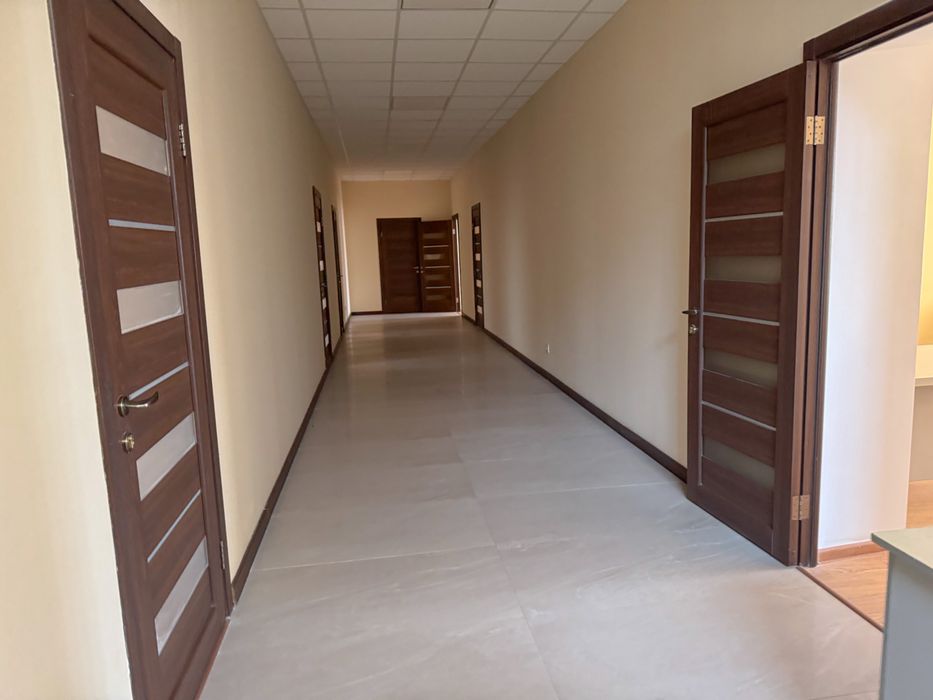 Здам офіс з ремонтом і меблями