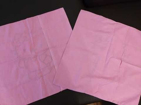 Conjunto toalha e fronhas de almofadas "Hello Kitty"