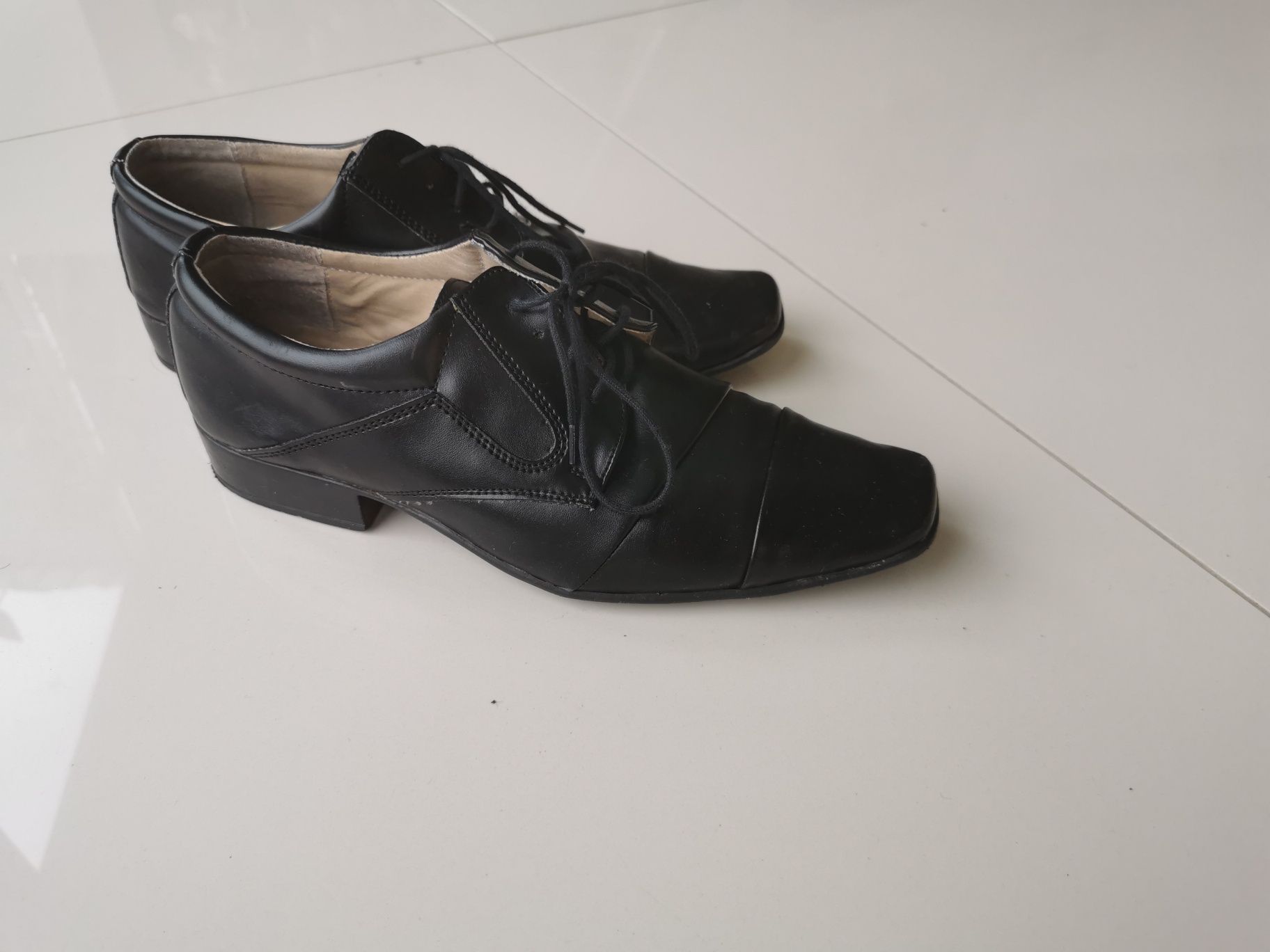 Buty galowe/komunijne chłopięce 36 dł. 23,5 cm