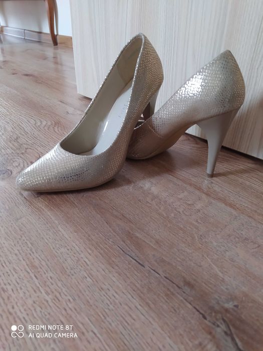 Piękna suknia ślubna rozmiar 36-38