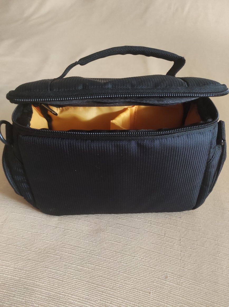 Bolsa preta com alça