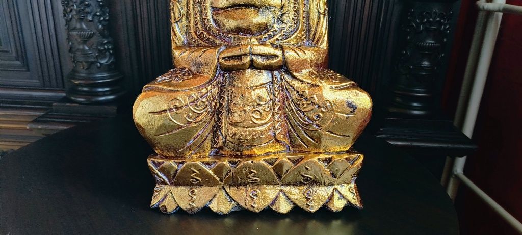 Duża drewniana figura Budda