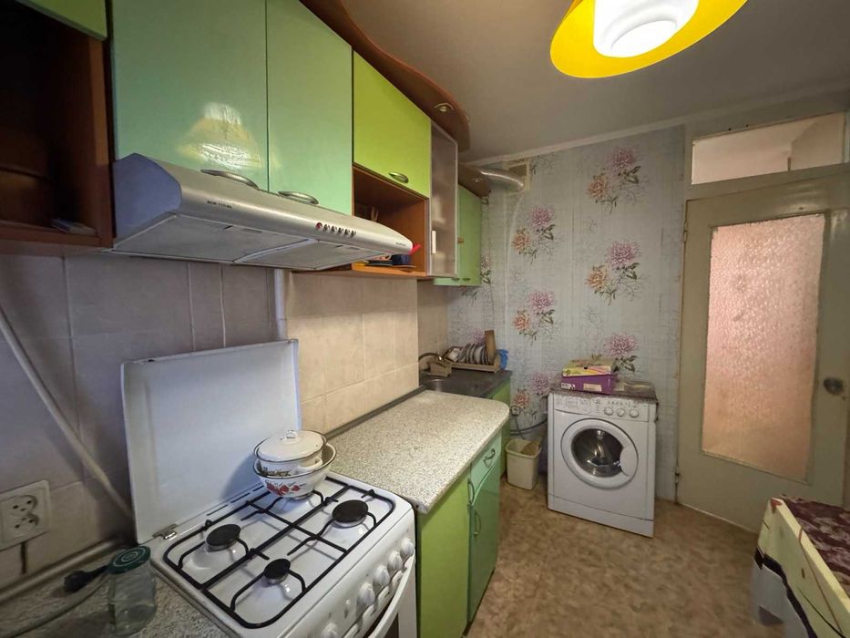 Продаю 3 комнатную квартиру на Колодезной 5 а и1