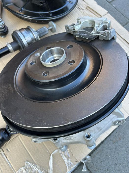 Підвіска Volvo XC40 Recharge Важіль Полуось Амортизатор