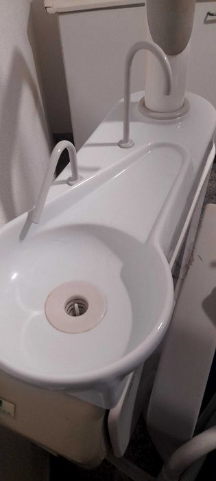 Clínica Dentária, (Recheio) Cadeira e equipamentos de Med. Dentária