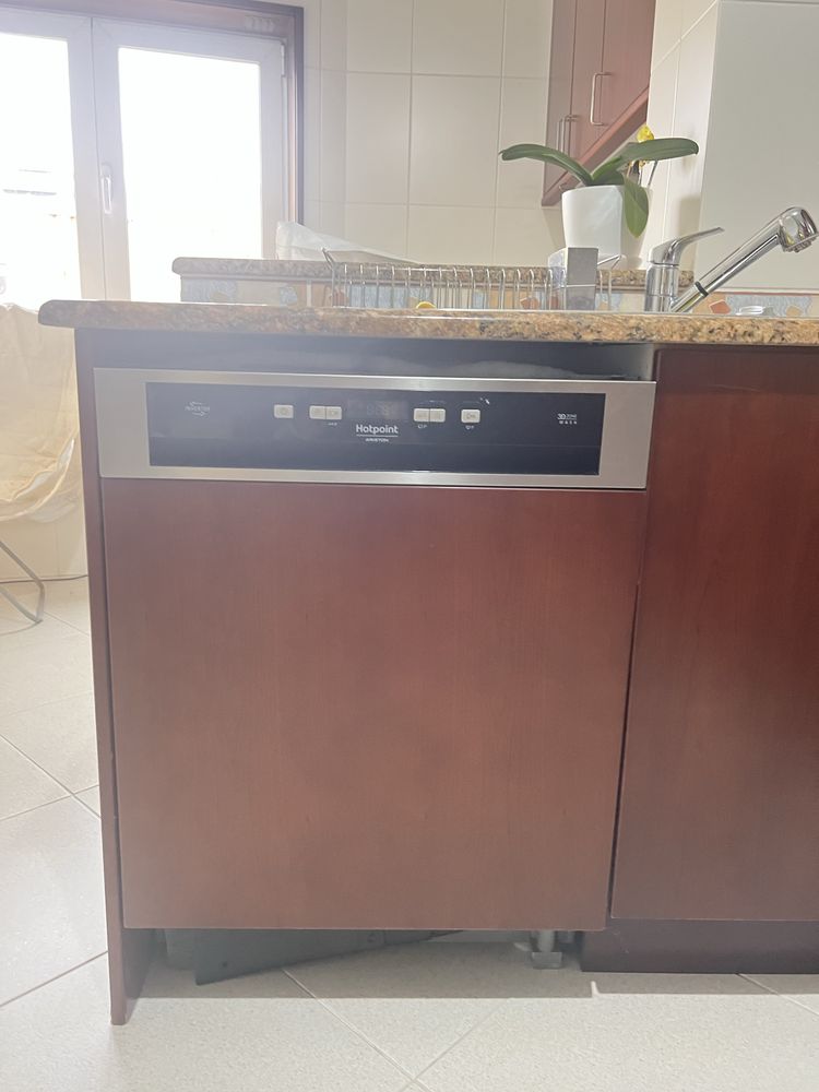 Máquina de lavar louça Ariston HotPoint