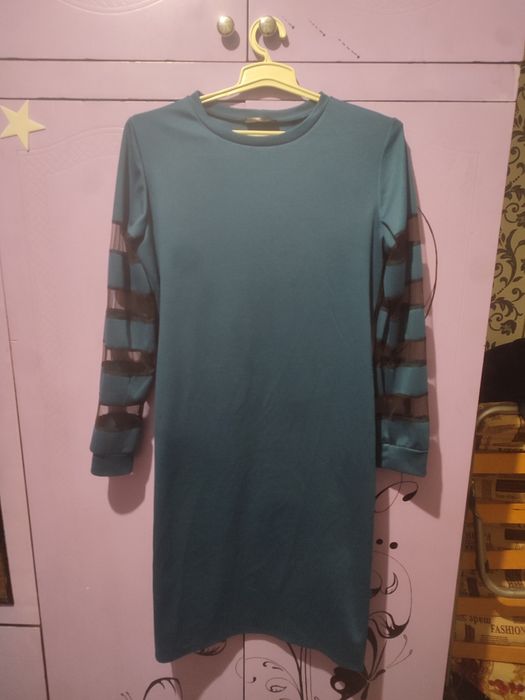 Елегантна жіноча сукня