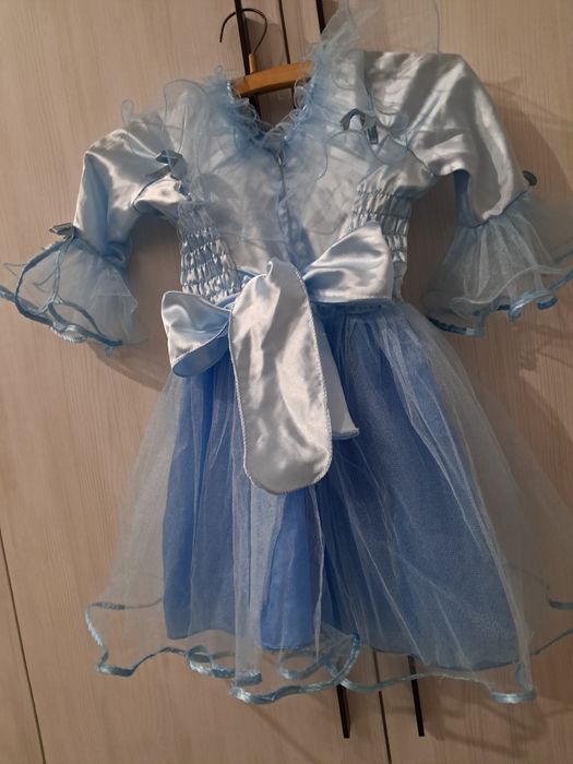 Праздничное платье на девочку