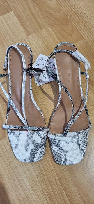 Sandałki na obcasie Reserved. Rozmiar 39