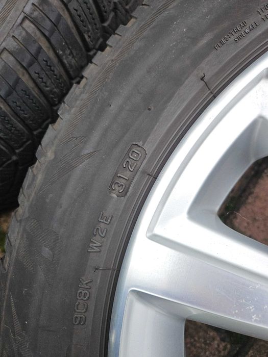 Komplet kół zimowych VW Touran 502/55/R16 ET50 (Blizzak LM005)