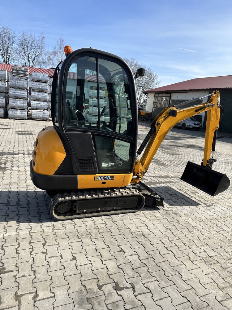 Minikoparka jcb 8018