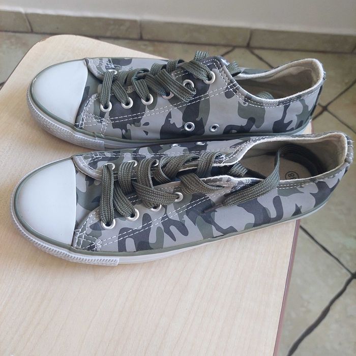 Trampki dla chlopca 38