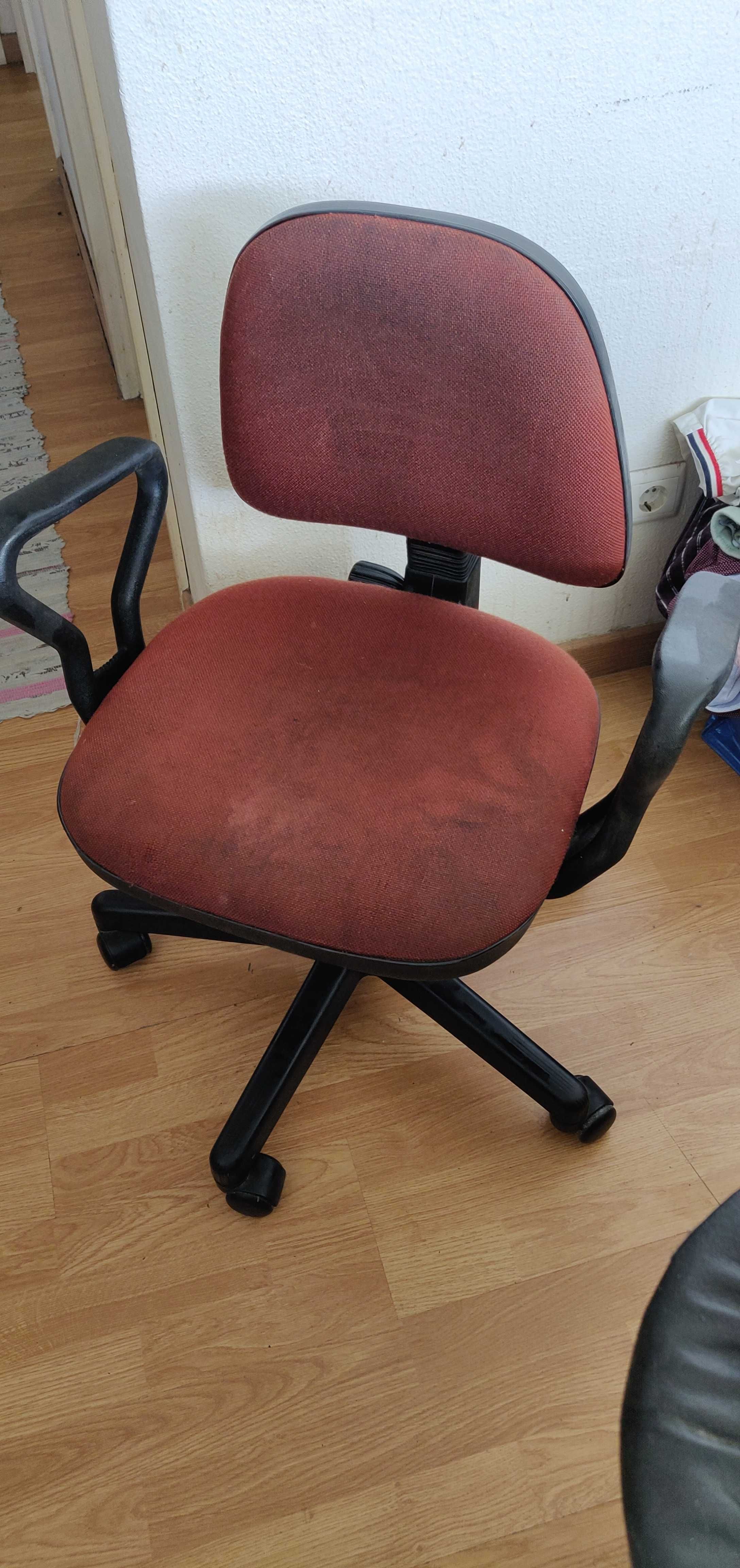 Cadeiras de escritório com rodas