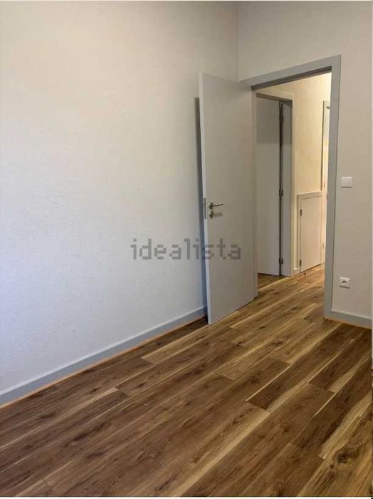 Apartamento T2+1 na Lapa, Porto — Totalmente Remodelado