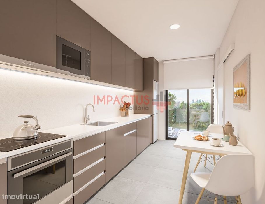 Apartamento T3 com terraço e jardim